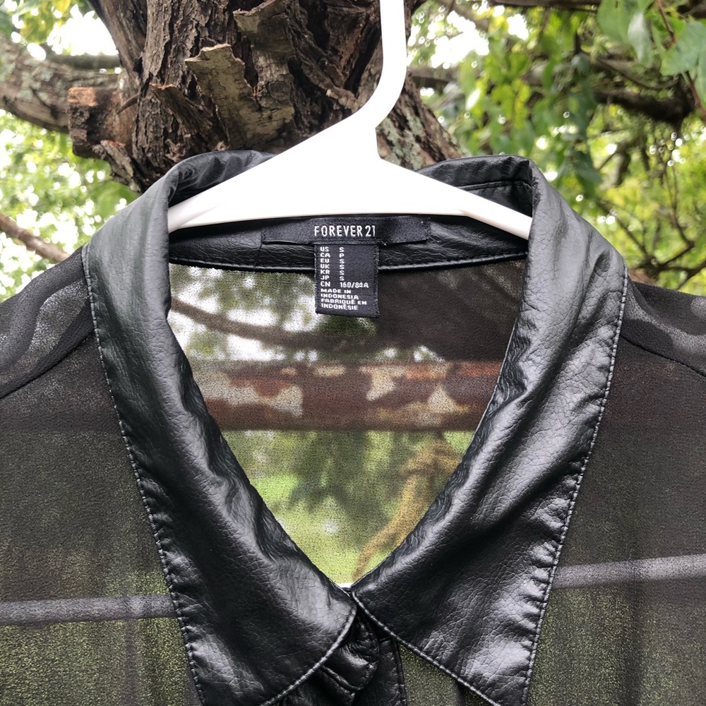 Button up - Picture 7 of 7